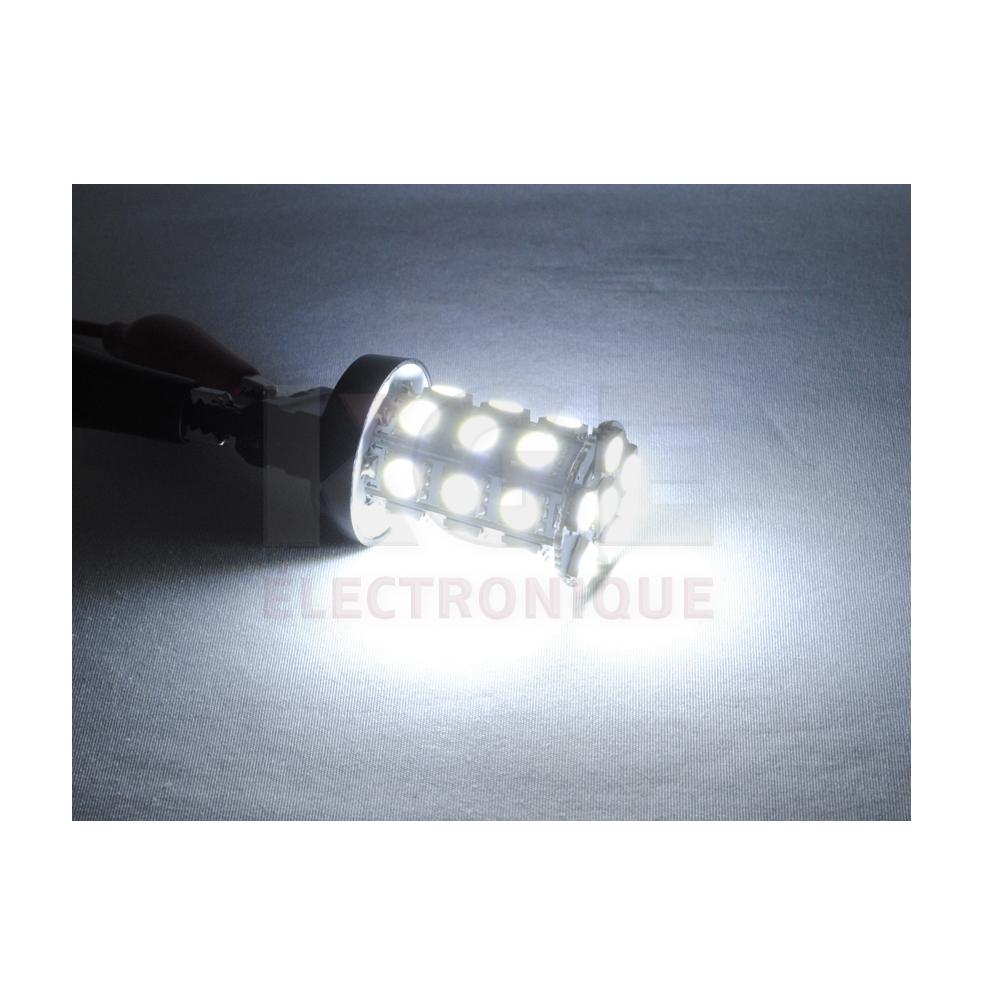27 DELs 5050 SMD blanches avec base 3156 paquet de 2