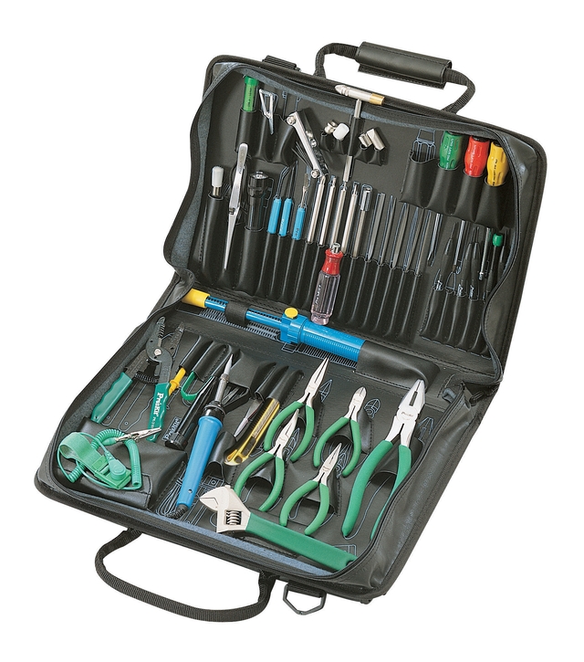 Ensemble De Divers Outils à Main De Réparation Ou Outils De