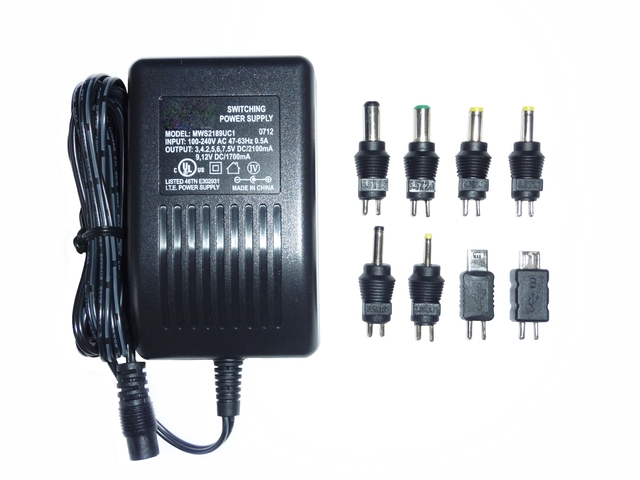 Adaptateur AC Universel 2000mA avec 6 Prises(pas de USB)